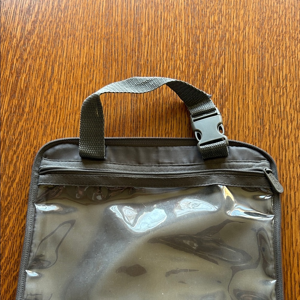 “31” Toiletry Bag - Picture 3 of 4